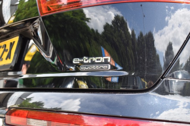 AUDI Q7 3.0 TDI E-TRON QUATTRO SPORT / P.DAK / LEDER / ADAP. CRUISE. / EL. HAAK, Grouwstra Auto`s, Deventer