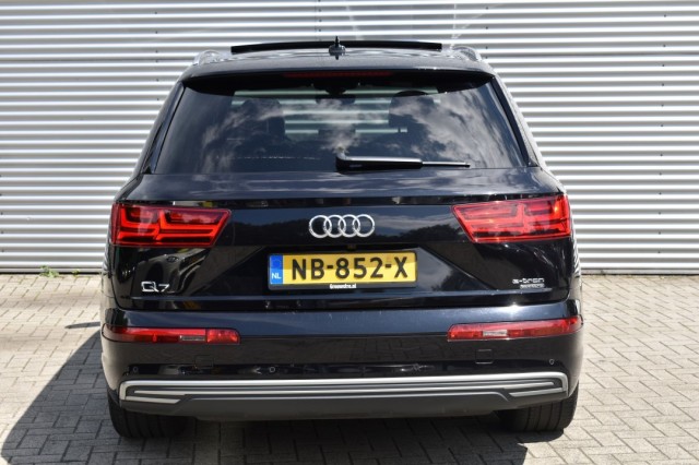 AUDI Q7 3.0 TDI E-TRON QUATTRO SPORT / P.DAK / LEDER / ADAP. CRUISE. / EL. HAAK, Grouwstra Auto`s, Deventer