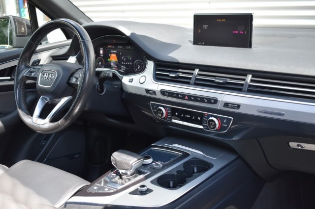 AUDI Q7 3.0 TDI E-TRON QUATTRO SPORT / P.DAK / LEDER / ADAP. CRUISE. / EL. HAAK, Grouwstra Auto`s, Deventer