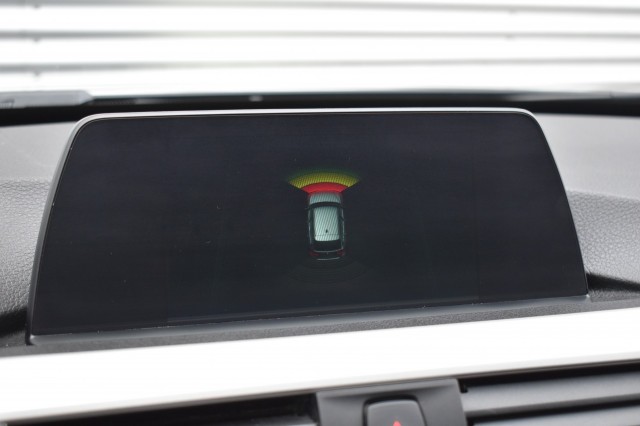 BMW 3-SERIE 330I AUT. TOURING LUXURY EDITION / LED PAKKET / EL. A-KLEP / EL. TREKH., Grouwstra Auto`s, Deventer