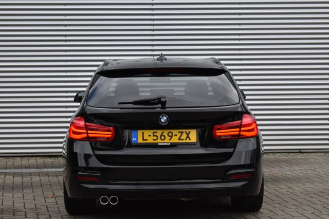 BMW 3-SERIE 330I AUT. TOURING LUXURY EDITION / LED PAKKET / EL. A-KLEP / EL. TREKH., Grouwstra Auto`s, Deventer