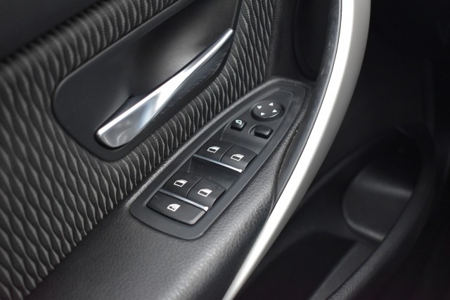 BMW 3-SERIE 330I AUT. TOURING LUXURY EDITION / LED PAKKET / EL. A-KLEP / EL. TREKH., Grouwstra Auto`s, Deventer