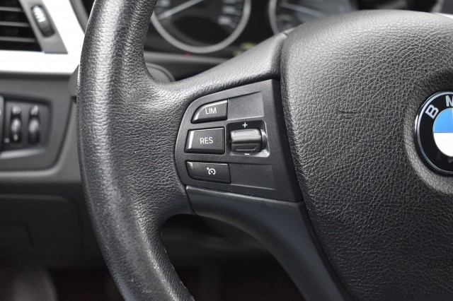 BMW 3-SERIE 330I AUT. TOURING LUXURY EDITION / LED PAKKET / EL. A-KLEP / EL. TREKH., Grouwstra Auto`s, Deventer