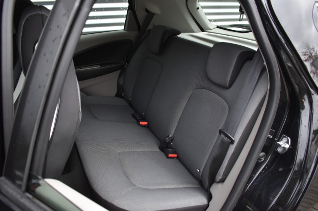 RENAULT ZOE R240 INTENS (KOOPACCU) NAVI / P.CAM. / PDC / KEYLESS ENTRY, Grouwstra Auto`s, Deventer