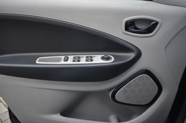 RENAULT ZOE R240 INTENS (KOOPACCU) NAVI / P.CAM. / PDC / KEYLESS ENTRY, Grouwstra Auto`s, Deventer
