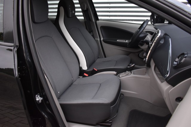 RENAULT ZOE R240 INTENS (KOOPACCU) NAVI / P.CAM. / PDC / KEYLESS ENTRY, Grouwstra Auto`s, Deventer