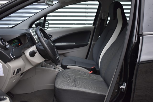 RENAULT ZOE R240 INTENS (KOOPACCU) NAVI / P.CAM. / PDC / KEYLESS ENTRY, Grouwstra Auto`s, Deventer