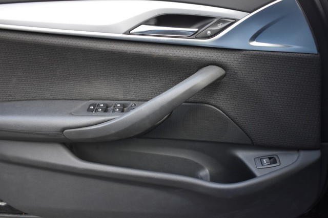 BMW 5-SERIE TOURING 530I EXECUTIVE / El. A-KLEP / PDC V+A / 18 LM. VELGEN, Grouwstra Auto`s, Deventer