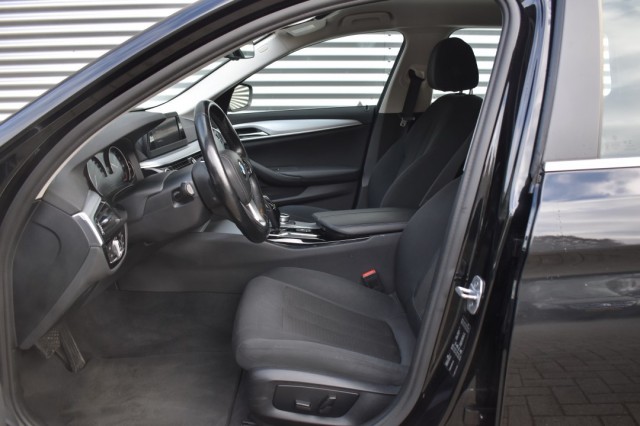 BMW 5-SERIE TOURING 530I EXECUTIVE / El. A-KLEP / PDC V+A / 18 LM. VELGEN, Grouwstra Auto`s, Deventer