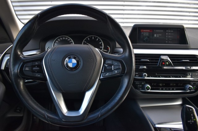 BMW 5-SERIE TOURING 530I EXECUTIVE / El. A-KLEP / PDC V+A / 18 LM. VELGEN, Grouwstra Auto`s, Deventer