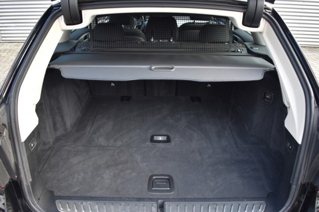 BMW 5-SERIE TOURING 530I EXECUTIVE / El. A-KLEP / PDC V+A / 18 LM. VELGEN, Grouwstra Auto`s, Deventer