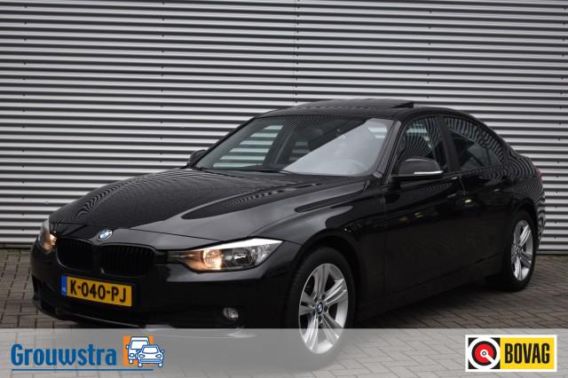 BMW 3-SERIE 316I AUT. / LEDER / SPORTSTOELEN / P.CAM. / PDC V+A, Grouwstra Auto`s, Deventer