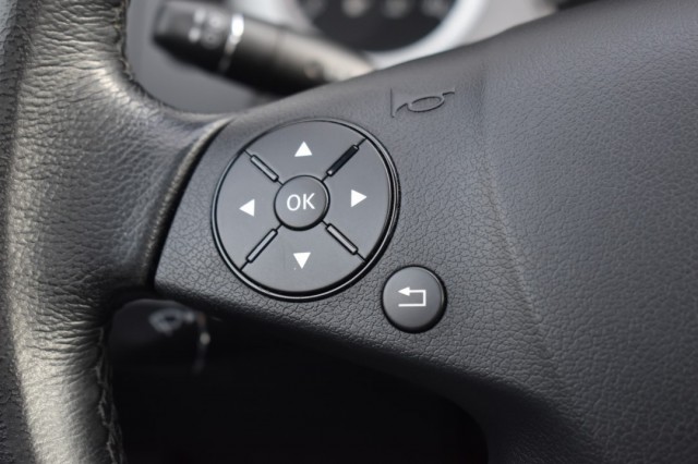 MERCEDES-BENZ C-KLASSE 180 AUT. KOMPRESSOR / LEDER / SCHUIF/KANTELDAK / PDC V+A, Grouwstra Auto`s, Deventer