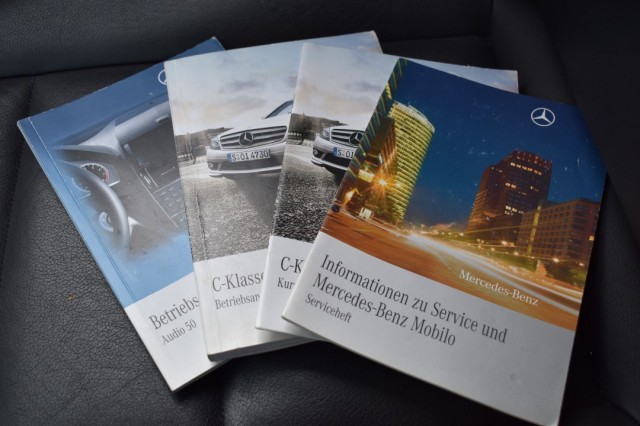 MERCEDES-BENZ C-KLASSE 180 AUT. KOMPRESSOR / LEDER / SCHUIF/KANTELDAK / PDC V+A, Grouwstra Auto`s, Deventer