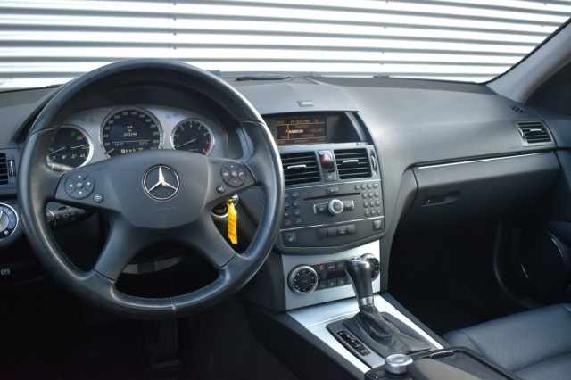 MERCEDES-BENZ C-KLASSE 180 AUT. KOMPRESSOR / LEDER / SCHUIF/KANTELDAK / PDC V+A, Grouwstra Auto`s, Deventer