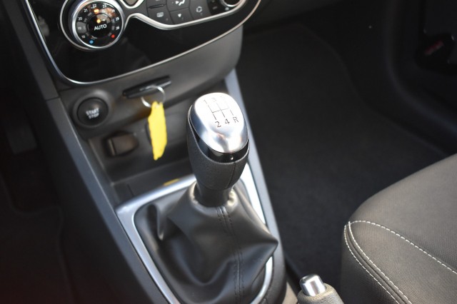 RENAULT CLIO 0.9 TCE 5DRS. LIMITED / NAVI / ECC / PDC / TREKHAAK, Grouwstra Auto`s, Deventer