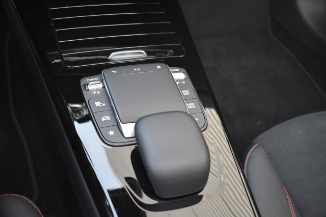 MERCEDES-BENZ CLA-KLASSE 180 BNS SOLUTION AMG / P.DAK / P.CAMERA / LED PAKKET, Grouwstra Auto`s, Deventer