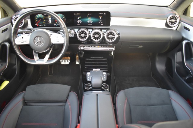 MERCEDES-BENZ CLA-KLASSE 180 BNS SOLUTION AMG / P.DAK / P.CAMERA / LED PAKKET, Grouwstra Auto`s, Deventer