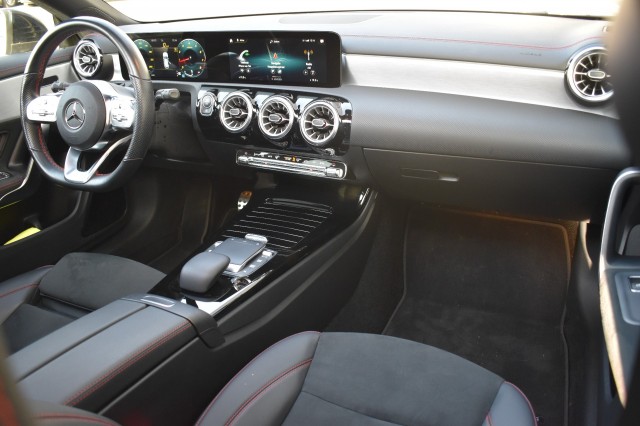 MERCEDES-BENZ CLA-KLASSE 180 BNS SOLUTION AMG / P.DAK / P.CAMERA / LED PAKKET, Grouwstra Auto`s, Deventer