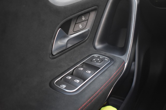 MERCEDES-BENZ CLA-KLASSE 180 BNS SOLUTION AMG / P.DAK / P.CAMERA / LED PAKKET, Grouwstra Auto`s, Deventer