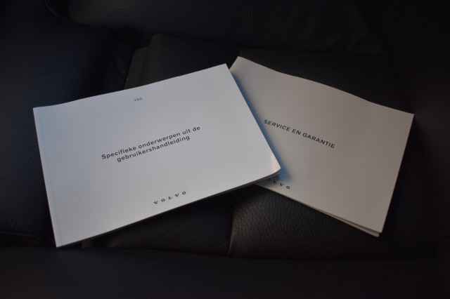 VOLVO V60 2.0 B3 ADVANTAGE / LEDER / EL. TREKH./ STOEL+STUUR+VOORRUIT VERW., Grouwstra Auto`s, Deventer