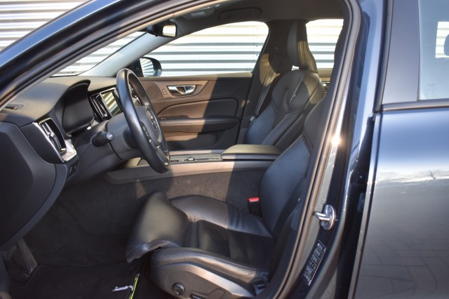 VOLVO V60 2.0 B3 ADVANTAGE / LEDER / EL. TREKH./ STOEL+STUUR+VOORRUIT VERW., Grouwstra Auto`s, Deventer