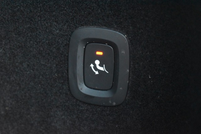 VOLVO V60 2.0 B3 ADVANTAGE / LEDER / EL. TREKH./ STOEL+STUUR+VOORRUIT VERW., Grouwstra Auto`s, Deventer