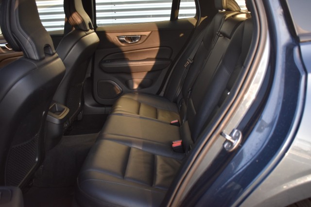 VOLVO V60 2.0 B3 ADVANTAGE / LEDER / EL. TREKH./ STOEL+STUUR+VOORRUIT VERW., Grouwstra Auto`s, Deventer