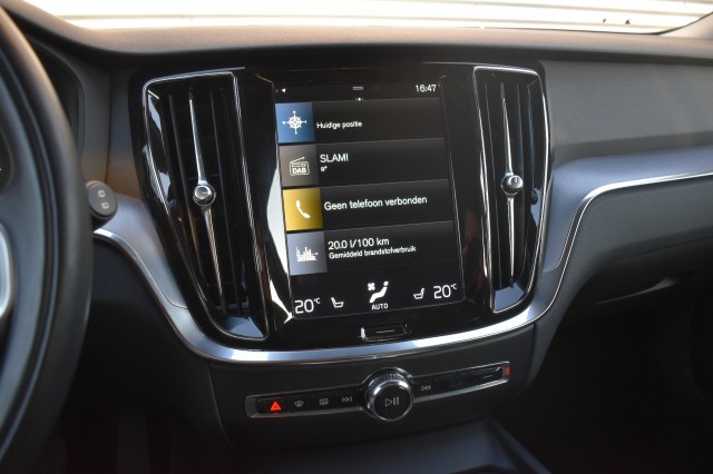 VOLVO V60 2.0 B3 ADVANTAGE / LEDER / EL. TREKH./ STOEL+STUUR+VOORRUIT VERW., Grouwstra Auto`s, Deventer