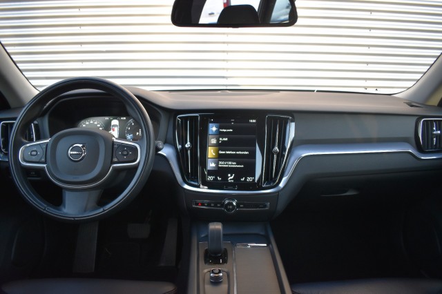 VOLVO V60 2.0 B3 ADVANTAGE / LEDER / EL. TREKH./ STOEL+STUUR+VOORRUIT VERW., Grouwstra Auto`s, Deventer