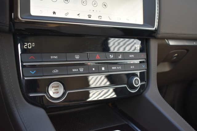 JAGUAR F-PACE 2.0T AWD PRESTIGE / LEDER + STOEL VERW. / P.CAM / ALL SEASON, Grouwstra Auto`s, Deventer