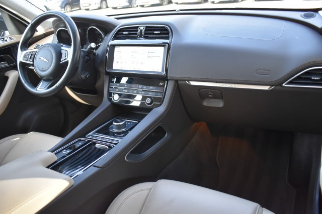 JAGUAR F-PACE 2.0T AWD PRESTIGE / LEDER + STOEL VERW. / P.CAM / ALL SEASON, Grouwstra Auto`s, Deventer