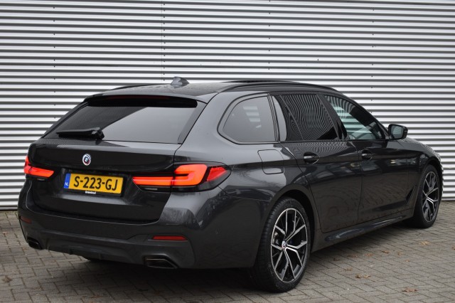BMW 5-SERIE 530e XDRIVE M-SPORT / COMFORT ZETELS / HEAD UP / ADAP. CRUISE, Grouwstra Auto`s, Deventer