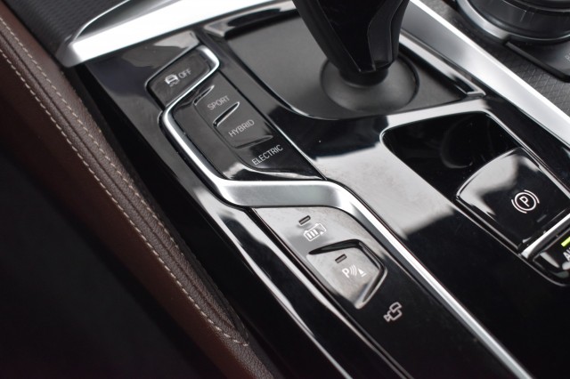 BMW 5-SERIE 530e XDRIVE M-SPORT / COMFORT ZETELS / HEAD UP / ADAP. CRUISE, Grouwstra Auto`s, Deventer