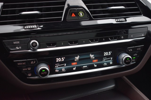 BMW 5-SERIE 530e XDRIVE M-SPORT / COMFORT ZETELS / HEAD UP / ADAP. CRUISE, Grouwstra Auto`s, Deventer