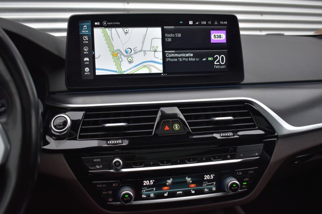 BMW 5-SERIE 530e XDRIVE M-SPORT / COMFORT ZETELS / HEAD UP / ADAP. CRUISE, Grouwstra Auto`s, Deventer