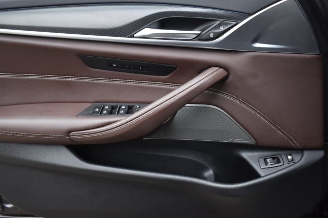 BMW 5-SERIE 530e XDRIVE M-SPORT / COMFORT ZETELS / HEAD UP / ADAP. CRUISE, Grouwstra Auto`s, Deventer