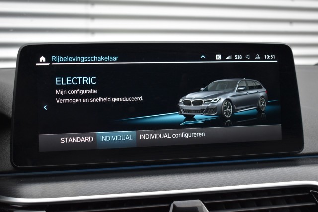 BMW 5-SERIE 530e XDRIVE M-SPORT / COMFORT ZETELS / HEAD UP / ADAP. CRUISE, Grouwstra Auto`s, Deventer