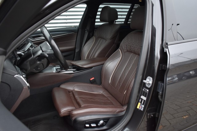 BMW 5-SERIE 530e XDRIVE M-SPORT / COMFORT ZETELS / HEAD UP / ADAP. CRUISE, Grouwstra Auto`s, Deventer