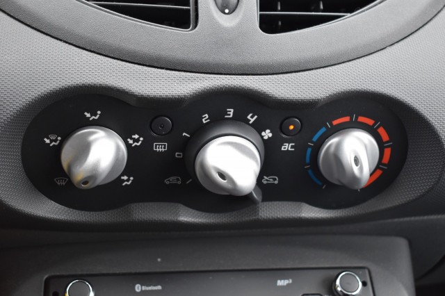 RENAULT TWINGO 1.2 16V COLLECTION / BLUETOOTH / USB, Grouwstra Auto`s, Deventer