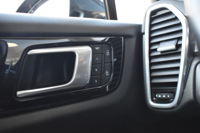 PORSCHE CAYENNE 3.0 E-HYBRID / NL AUTO / P.DAK / ADAP. CRUISE , Grouwstra Auto`s, Deventer