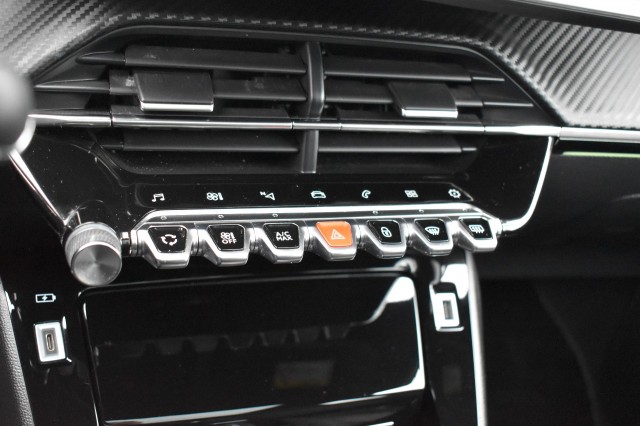 PEUGEOT 2008 1.2 AUT. PT GT / ADAP. CRUISE / P.DAK / AFN. HAAK., Grouwstra Auto`s, Deventer