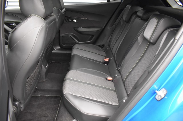 PEUGEOT 2008 1.2 AUT. PT GT / ADAP. CRUISE / P.DAK / AFN. HAAK., Grouwstra Auto`s, Deventer