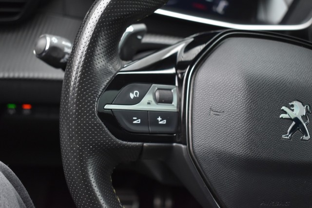 PEUGEOT 2008 1.2 AUT. PT GT / ADAP. CRUISE / P.DAK / AFN. HAAK., Grouwstra Auto`s, Deventer