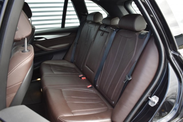 BMW X5 SDRIVE25D CENT. EXEC. / LEDER / SPORTSTOELEN / EL. STOELEN, Grouwstra Auto`s, Deventer