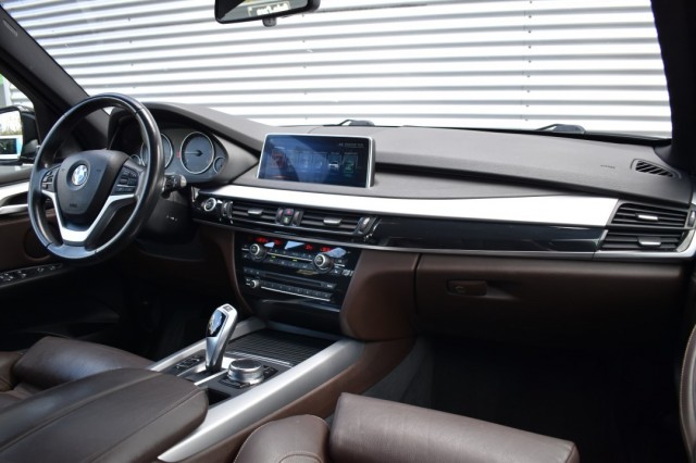 BMW X5 SDRIVE25D CENT. EXEC. / LEDER / SPORTSTOELEN / EL. STOELEN, Grouwstra Auto`s, Deventer