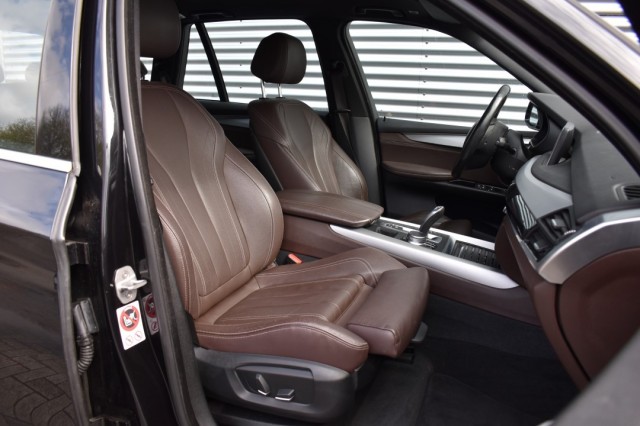 BMW X5 SDRIVE25D CENT. EXEC. / LEDER / SPORTSTOELEN / EL. STOELEN, Grouwstra Auto`s, Deventer