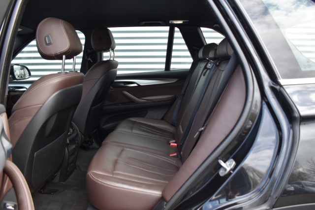 BMW X5 SDRIVE25D CENT. EXEC. / LEDER / SPORTSTOELEN / EL. STOELEN, Grouwstra Auto`s, Deventer