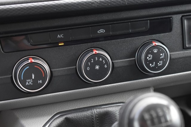 VOLKSWAGEN TRANSPORTER 2.0 TDI L2H1 / APP CONNECT / SIDE BARS / MAGAZIJN INRICHTING, Grouwstra Auto`s, Deventer