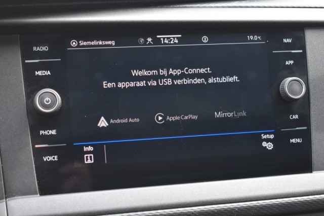 VOLKSWAGEN TRANSPORTER 2.0 TDI L2H1 / APP CONNECT / SIDE BARS / MAGAZIJN INRICHTING, Grouwstra Auto`s, Deventer